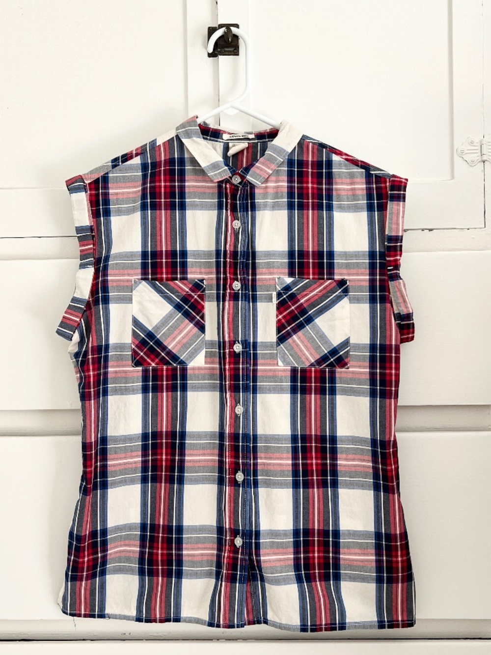 Levi’s Red Plaid Sleeveless Button Down Shirt Cotton M